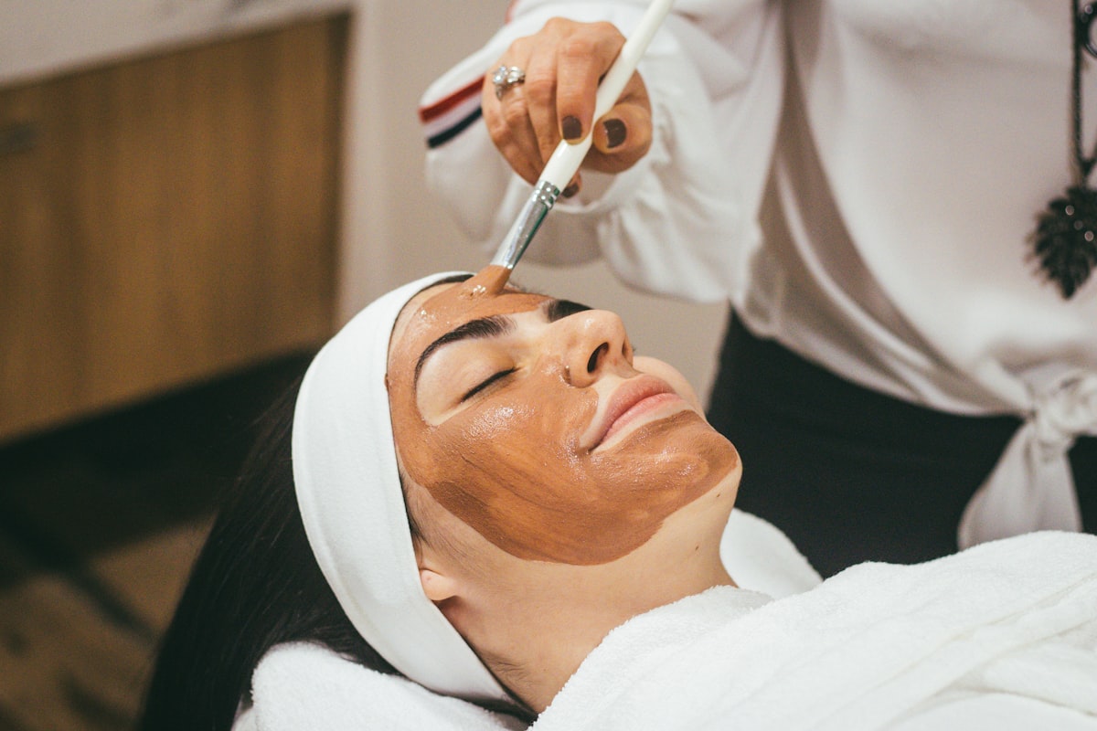 Wide flat lip shape from the Russian lip technique